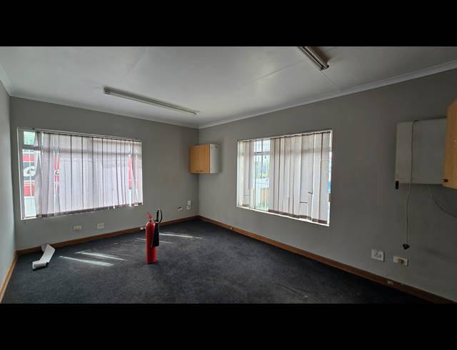 750M² WAREHOUSE FOR SALE IN SPARTAN